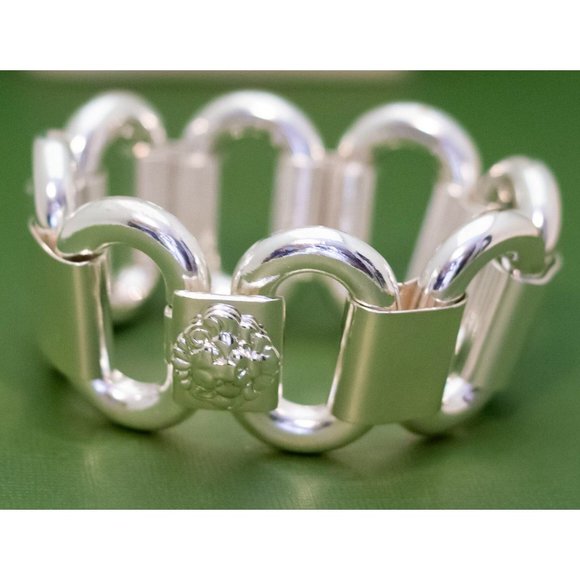 8 inch, Vintage Bold Medieval Lion Silver Tone Bracelet - K42 - Picture 2 of 4